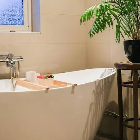 Beautiful Private With View And Boat